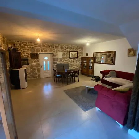 Authentique Maison Dalmate En Vieille Pierre Proche De Split, De La Et De La Montagne Zrnovnica