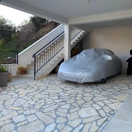 Villa Authentique Maison Dalmate En Vieille Pierre Proche De Split, De La Et De La Montagne Žrnovnica