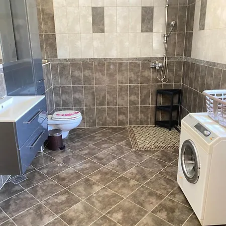 Authentique Maison Dalmate En Vieille Pierre Proche De Split, De La Et De La Montagne *