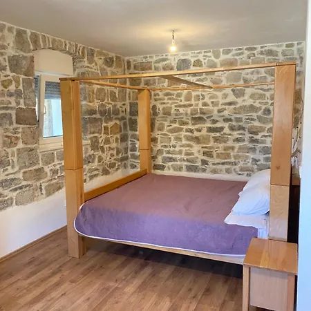 Authentique Maison Dalmate En Vieille Pierre Proche De Split, De La Et De La Montagne * Zrnovnica