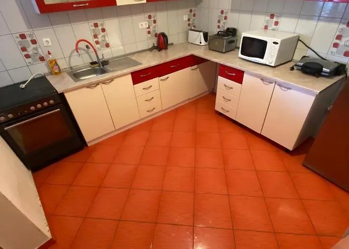 Authentique Maison Dalmate En Vieille Pierre Proche De Split, De La Et De La Montagne * Žrnovnica