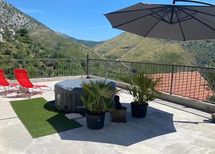 Authentique Maison Dalmate En Vieille Pierre Proche De Split, De La Et De La Montagne Villa *