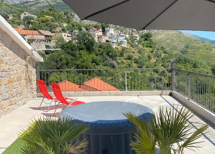 Authentique Maison Dalmate En Vieille Pierre Proche De Split, De La Et De La Montagne Villa